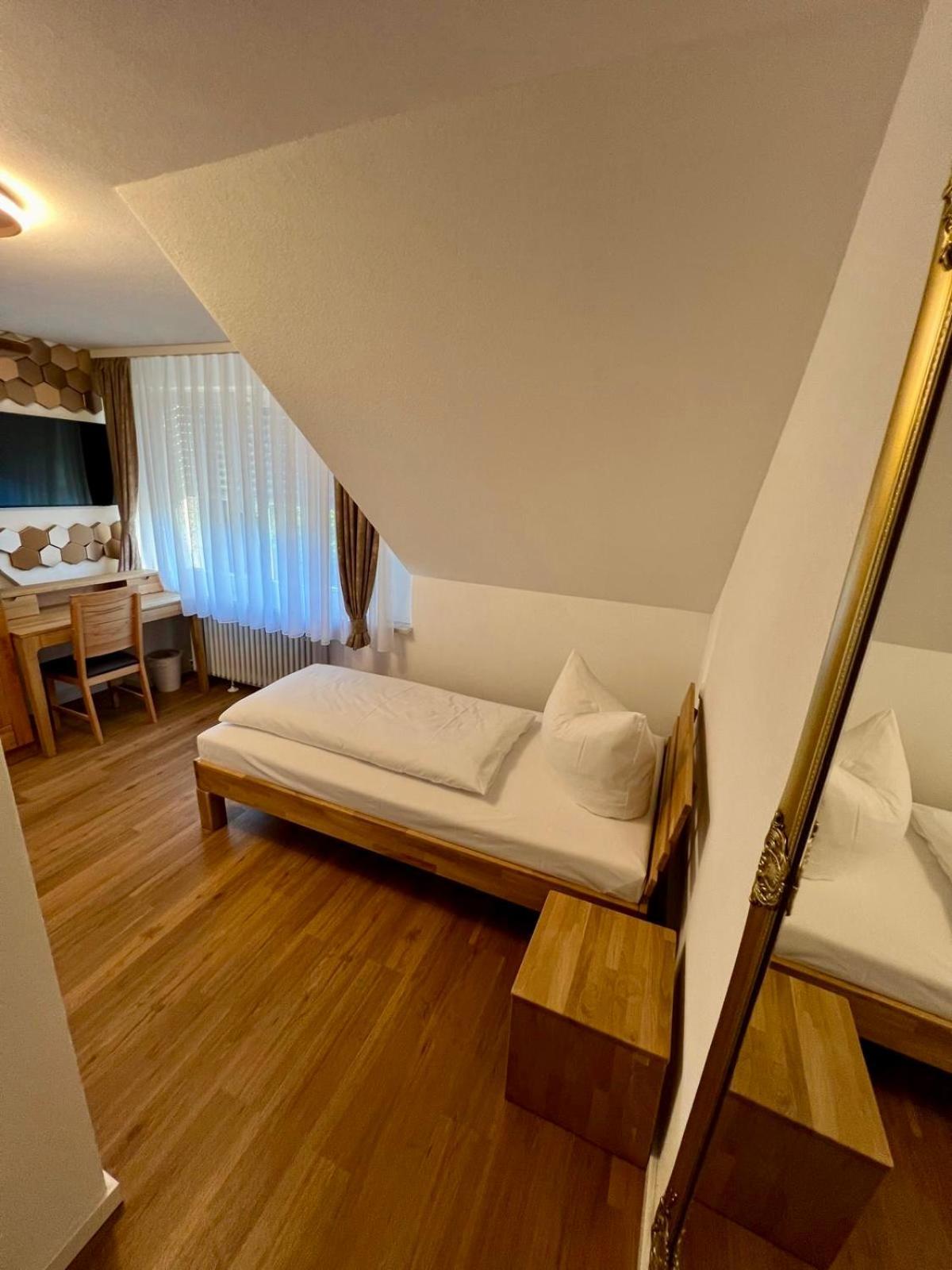 Hotel Restaurant Unikat Zeltingen-Rachtig Dış mekan fotoğraf