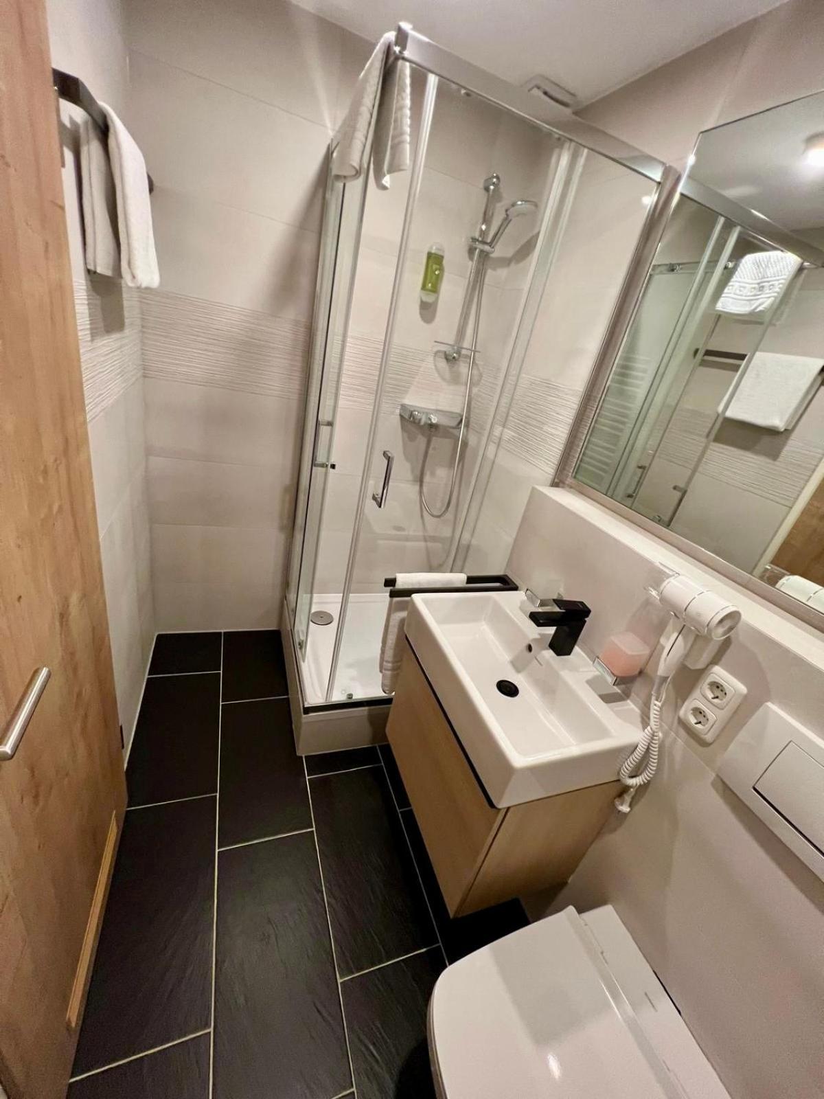 Hotel Restaurant Unikat Zeltingen-Rachtig Dış mekan fotoğraf